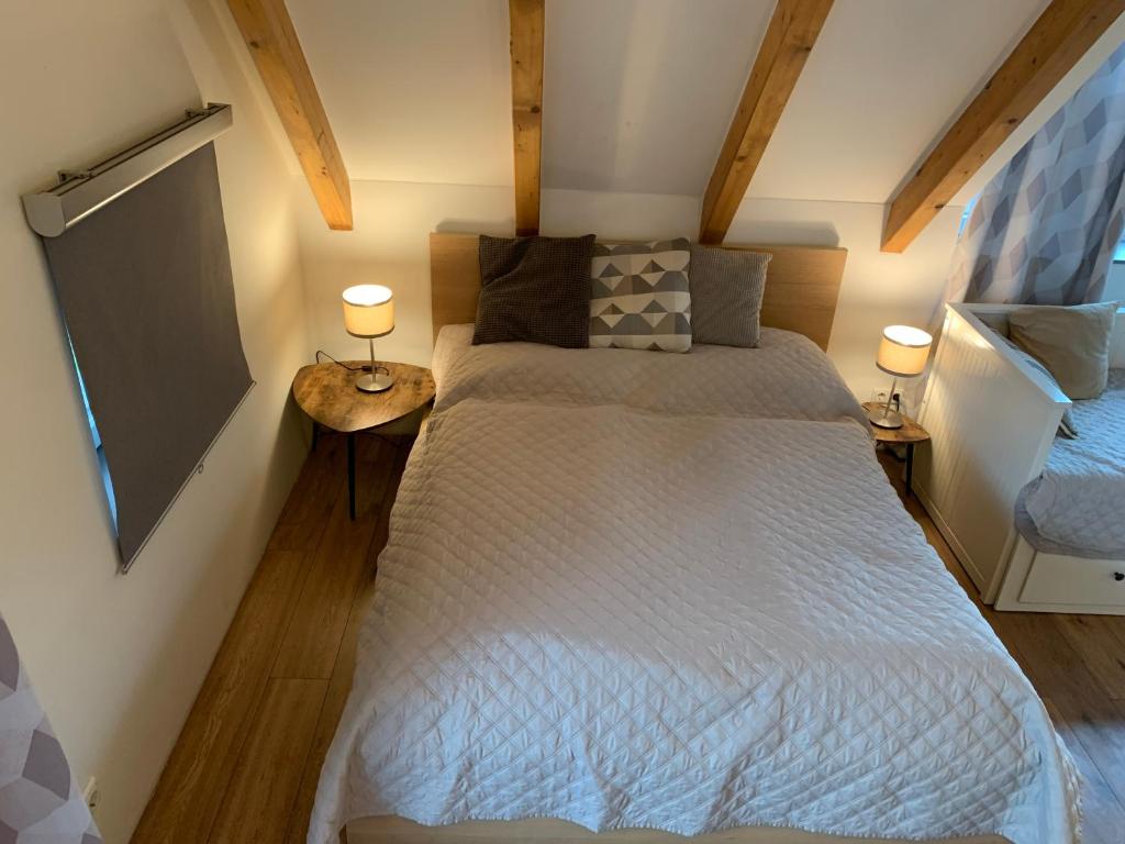 Студио (Family Studio with balcony Austrasse 6), Book-A-Room City Apartment Salzburg