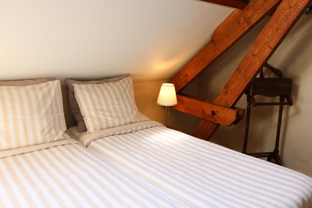 Двухместный (Двухместный номер с 2 отдельными кроватями и душем) отеля Oostmolenhoeve B&B, Берген-оп-Зом