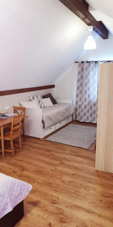 Номер (Large Two-Bedroom apartment with balcony Austrasse 7), Book-A-Room City Apartment Salzburg