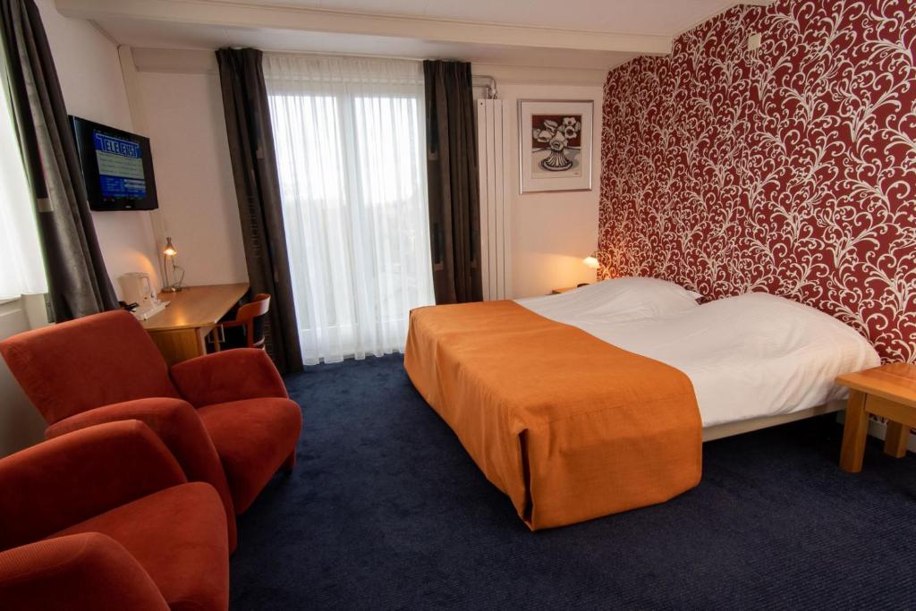 Двухместный (Стандартный двухместный номер с 2 отдельными кроватями) отеля Die Port van Cleve, Энкхейзен