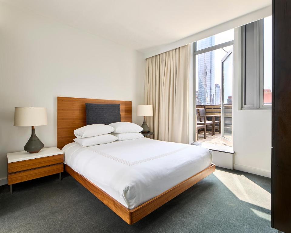 Двухместный (Номер с кроватью размера «queen-size» и балконом) отеля Smyth Tribeca, Нью-Йорк