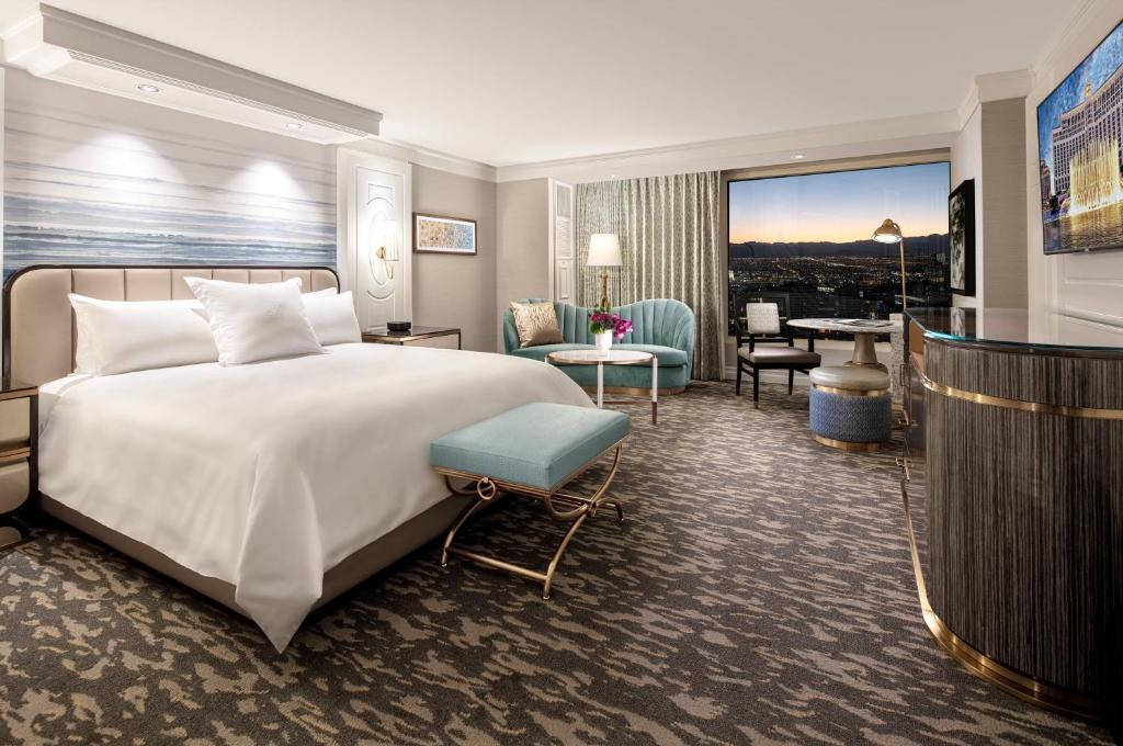 Двухместный (Номер с кроватью размера «king-size» и видом на фонтан) курортного отеля Bellagio, Лас-Вегас