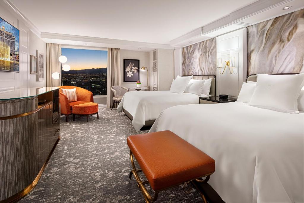 Двухместный (Номер с 2 кроватями размера «queen-size» и видом на фонтан) курортного отеля Bellagio, Лас-Вегас