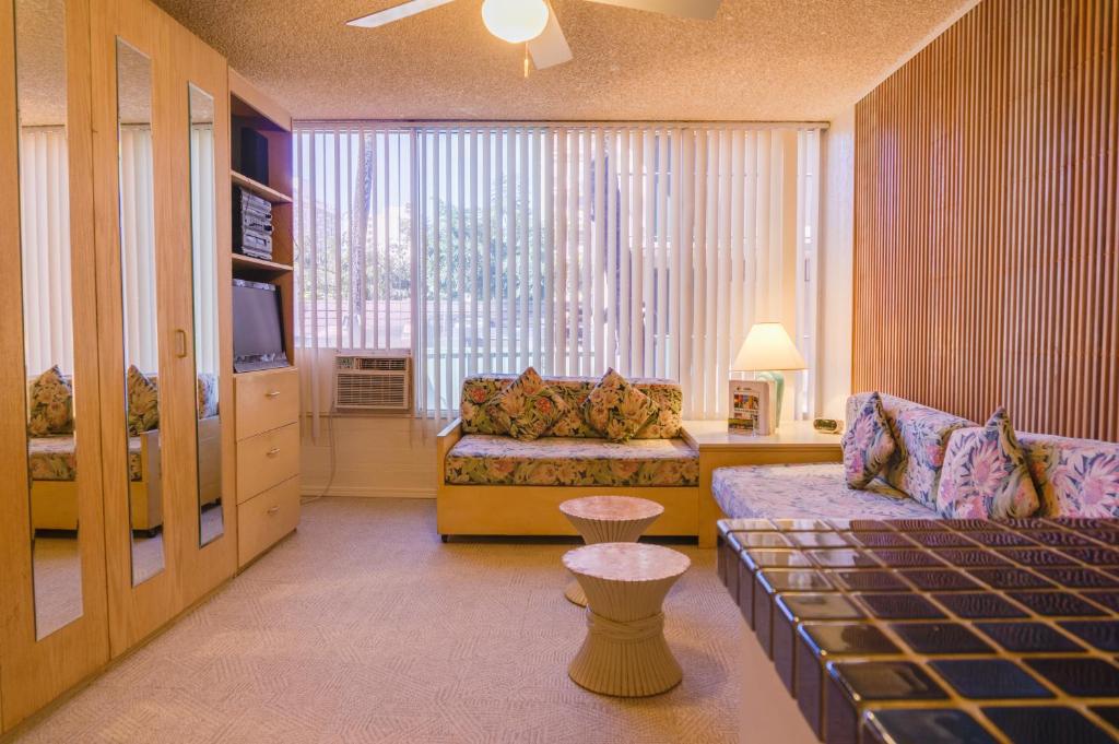 Студио (Номер с 1 кроватью размера «queen-size» и мини-кухней - Для некурящих, полная невозвращаемая оплата), Kuhio Banyan Hotel (with Kitchenettes)