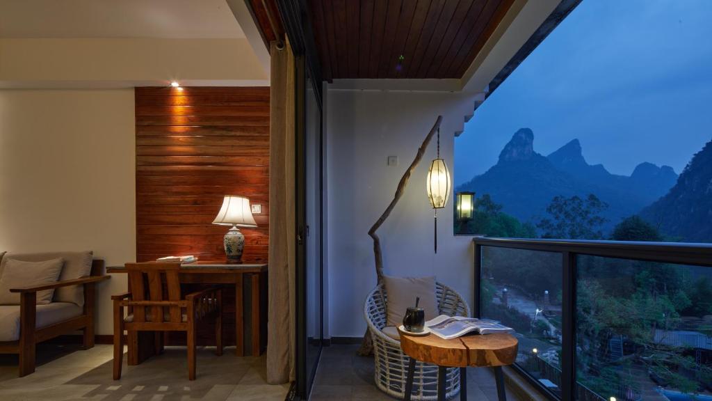 Двухместный (Двухместный номер с 1 кроватью и балконом, вид на реку), Li River Resort