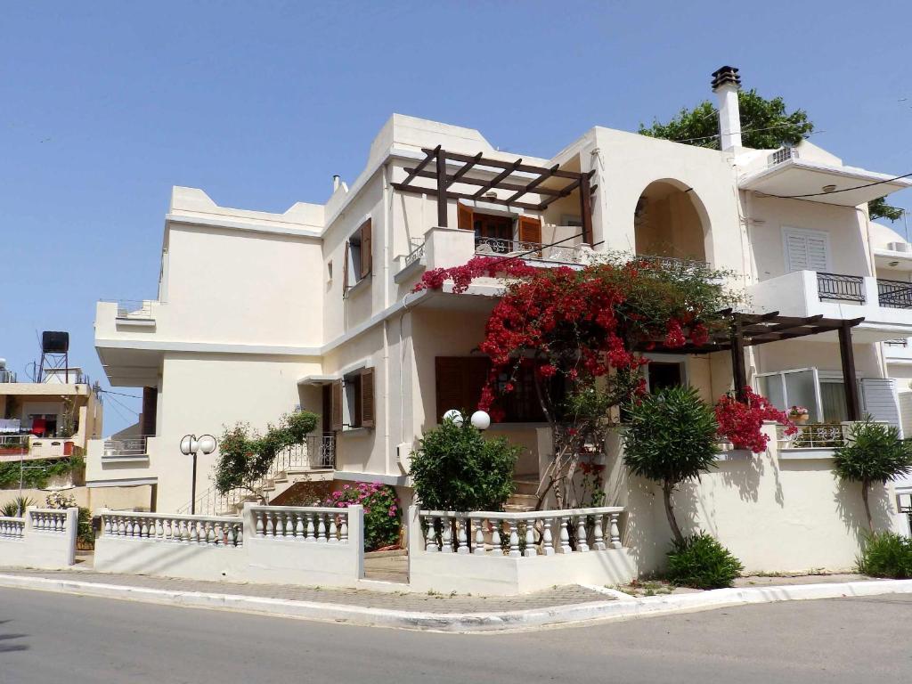 Мини-отели Каламаки (Крит), Крите в центре