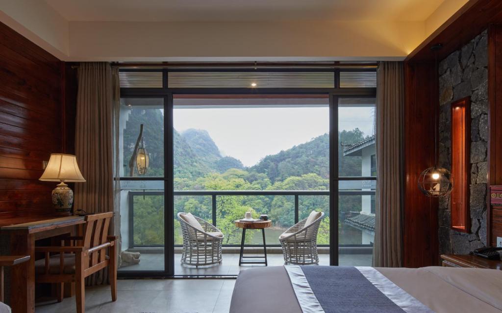 Двухместный (Двухместный номер с 1 кроватью и балконом, вид на реку), Li River Resort