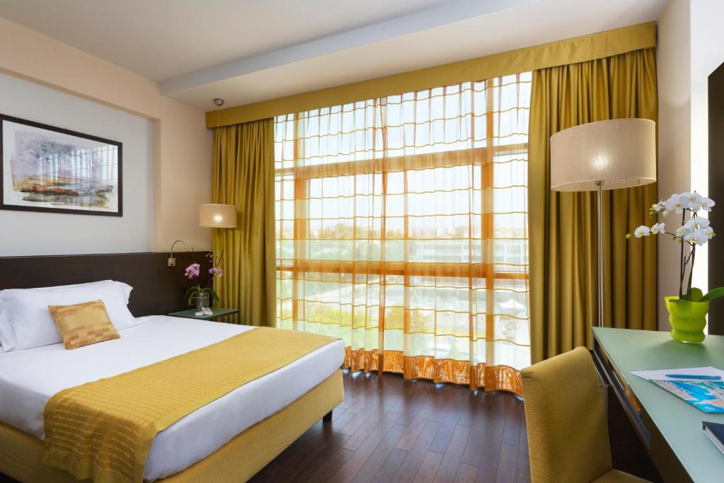 Одноместный (Стандартный номер с 1 односпальной кроватью) отеля Hotel Mercure Siracusa, Сиракузы