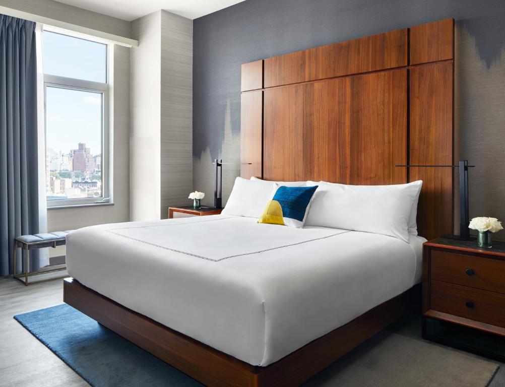 Сьюит (Люкс Manhattan с 1 спальней, где установлена кровать размера «king-size») отеля Gansevoort Meatpacking, Нью-Йорк