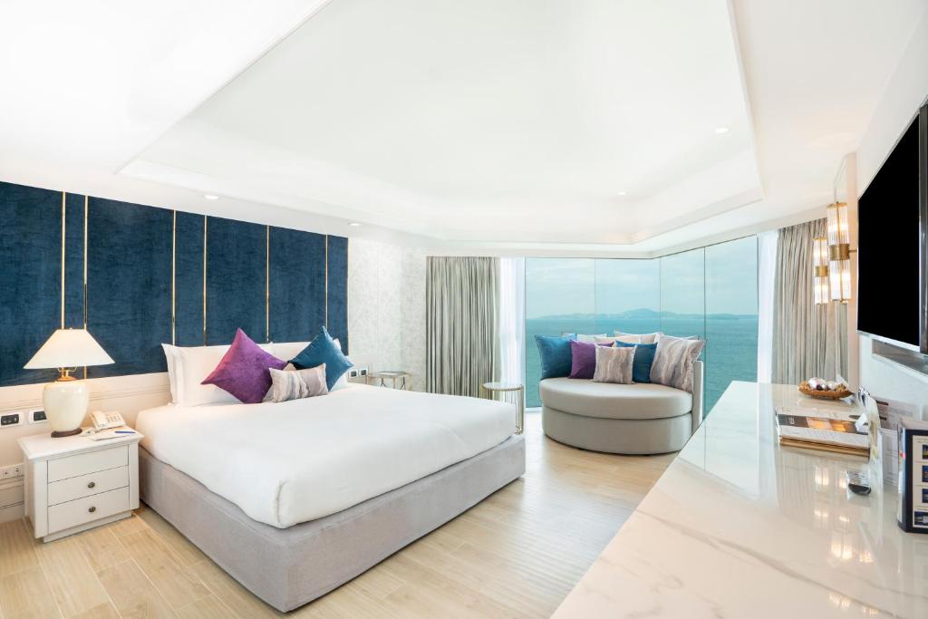 Сьюит (Современный тематический люкс Thai (2 спальни)) отеля Royal Cliff Beach, Паттайя