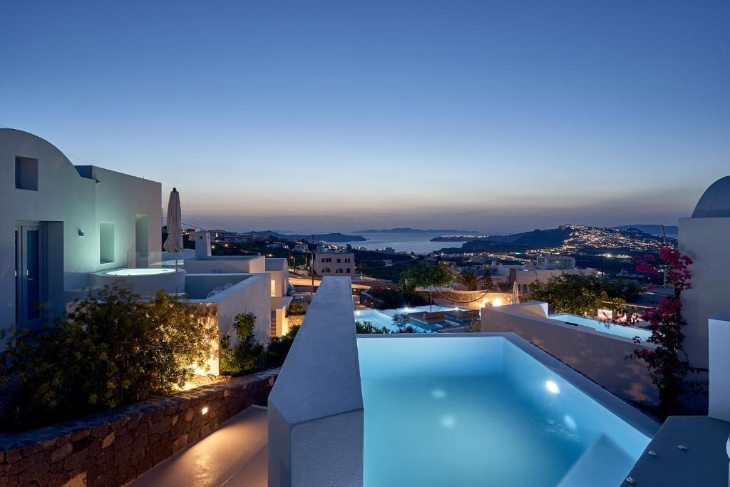 Сьюит (Суперлюкс с собственным бассейном и видом на море) апарт-отеля Nova Luxury Suites, Пиргос (Эгейские острова)