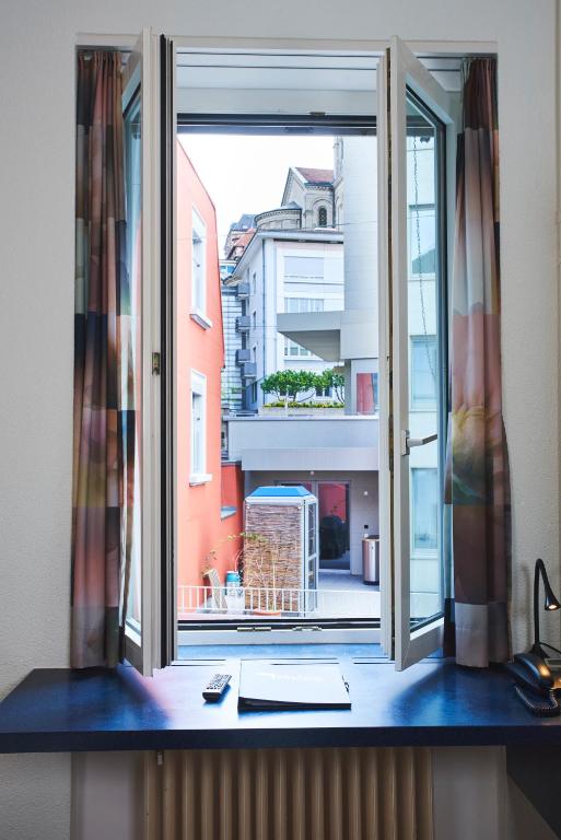 Двухместный (Небольшой двухместный номер эконом-класса) отеля Hotel Bristol Zurich, Цюрих