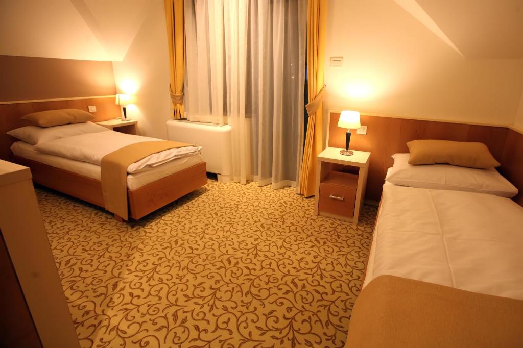 Двухместный (Двухместный номер с 2 отдельными кроватями) отеля Hotel Gallus, Загреб
