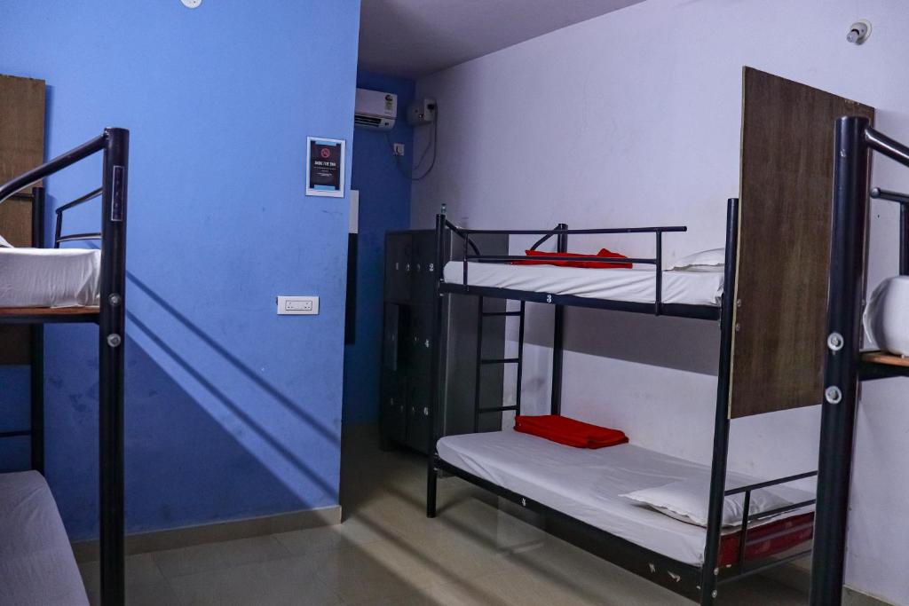 Номер (Кровать в общем 6-местном номере для мужчин и женщин) хостела HosteLaVie-Gokarna, Гокарна