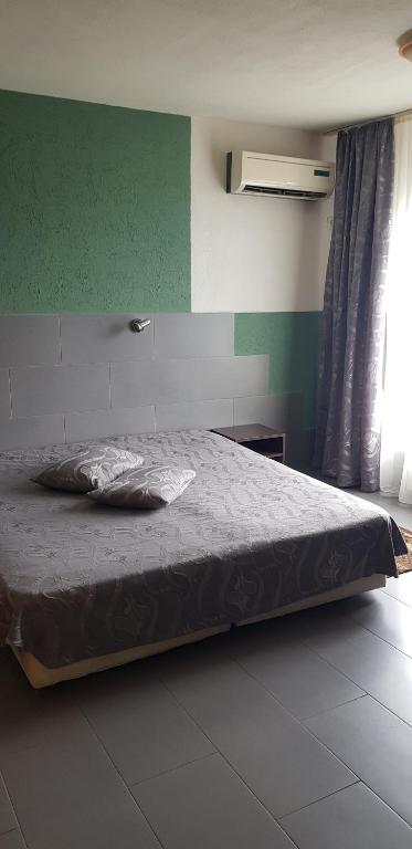 Двухместный (Стандартный двухместный номер с 1 кроватью или 2 отдельными кроватями) отеля Paralax Hotel, Варна (Северо-Восточная Болгария)