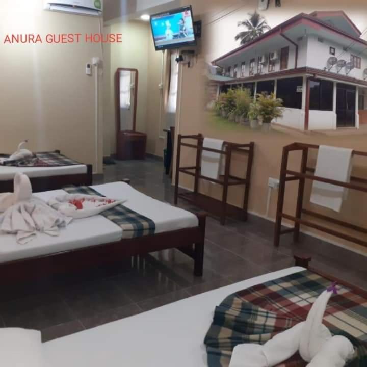 Трехместный (Трехместный номер с ванной комнатой) гостевого дома Anura Guest Inn, Элла
