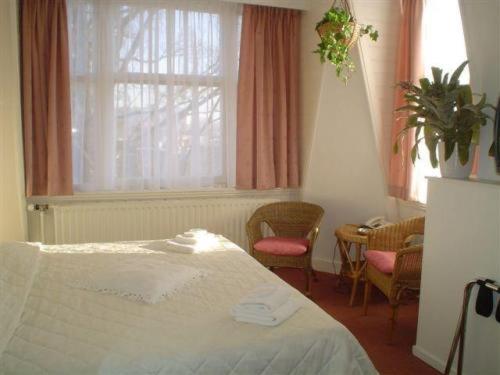 Двухместный (Двухместный номер с 1 кроватью или 2 отдельными кроватями) отеля Staten Hotel, Гаага