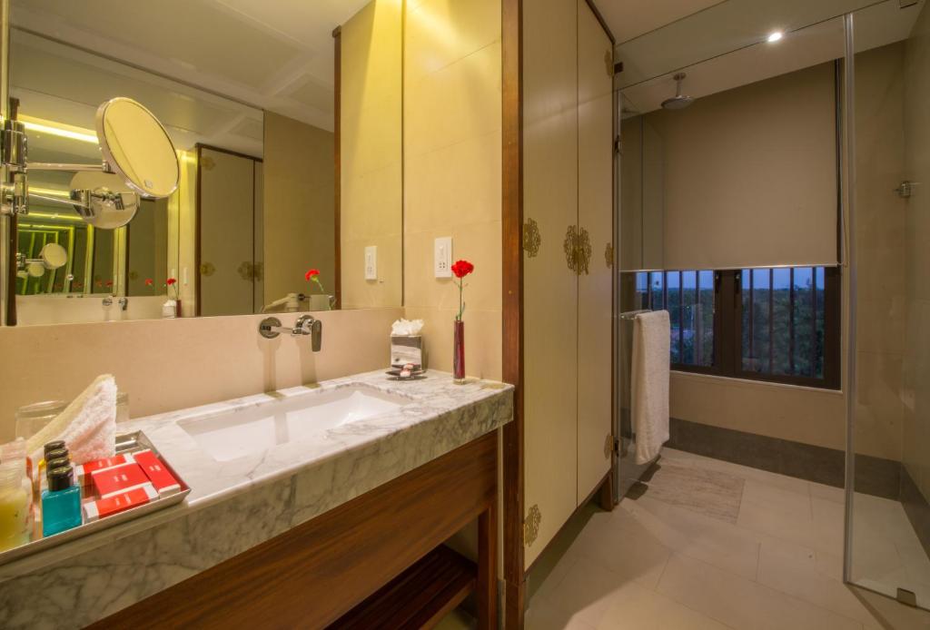 Сьюит (Vivanta Suite Room), The Gateway Hotel Airport Garden by Taj