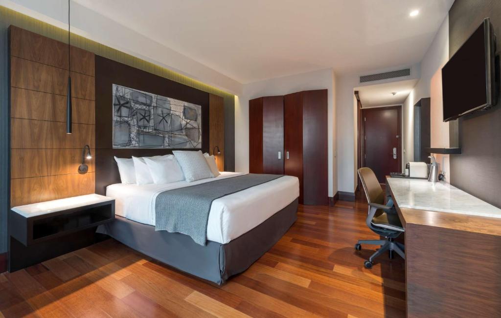 Двухместный (Улучшенный двухместный номер с 1 кроватью или 2 отдельными кроватями) отеля NH Collection Guadalajara Providencia, Гвадалахара