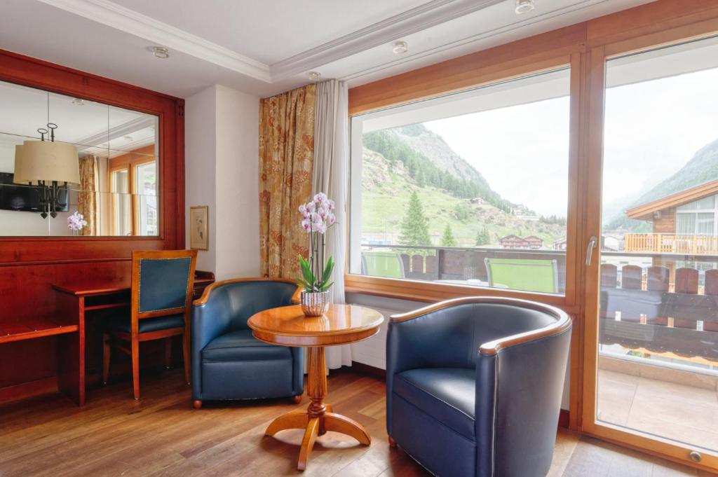 Двухместный (Двухместный номер с 1 кроватью и видом на горы) отеля ARCA Solebad Wellness & Spa, Церматт