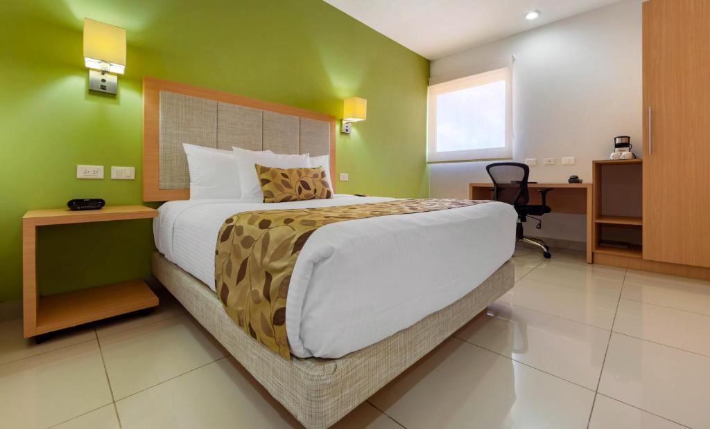 Двухместный (Номер с кроватью размера «queen-size») отеля Sleep Inn Culiacan, Кульякан