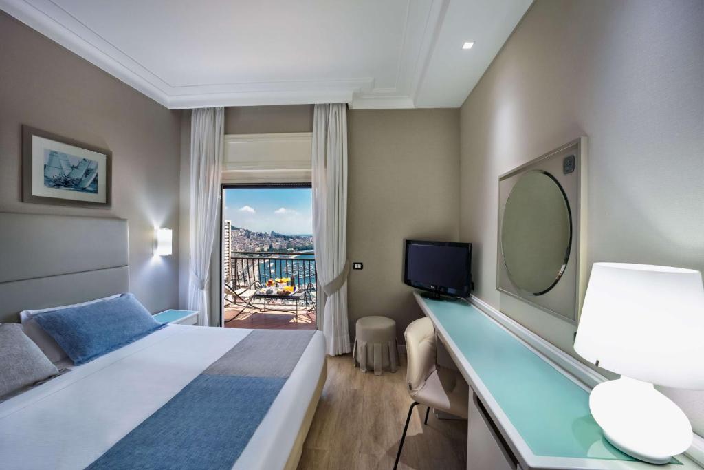 Двухместный (Номер с кроватью размера «queen-size», вид на море) отеля Best Western Hotel Paradiso, Неаполь