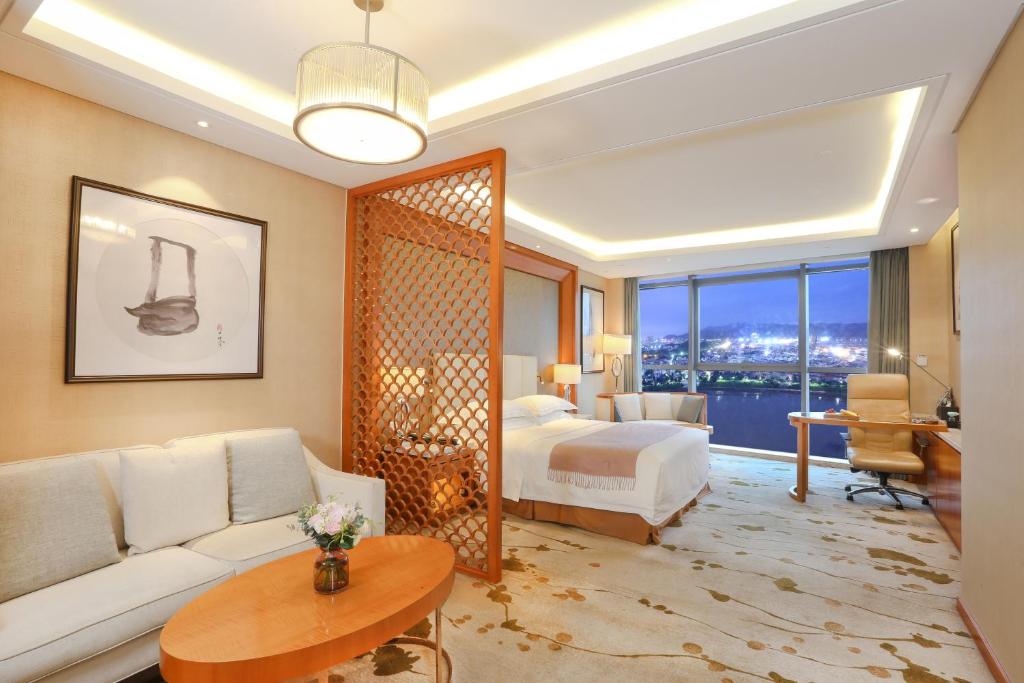 Двухместный (Business Deluxe Queen Room with River View), Yiwu Shangcheng Hotel