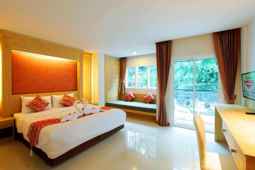 Двухместный (Номер Делюкс с балконом) отеля Sungthong Kamala Beach Resort, Пхукет