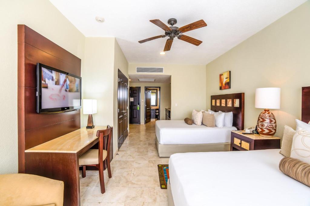 Семейный (Люкс с 2 спальнями и видом на сад) курортного отеля Villa del Palmar Luxury Residences - All Inclusive, Канкун