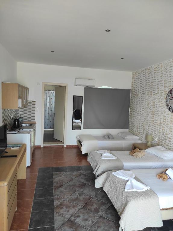 Трехместный (Трехместный номер с основными удобствами) апарт-отеля River's Apartments, Родос