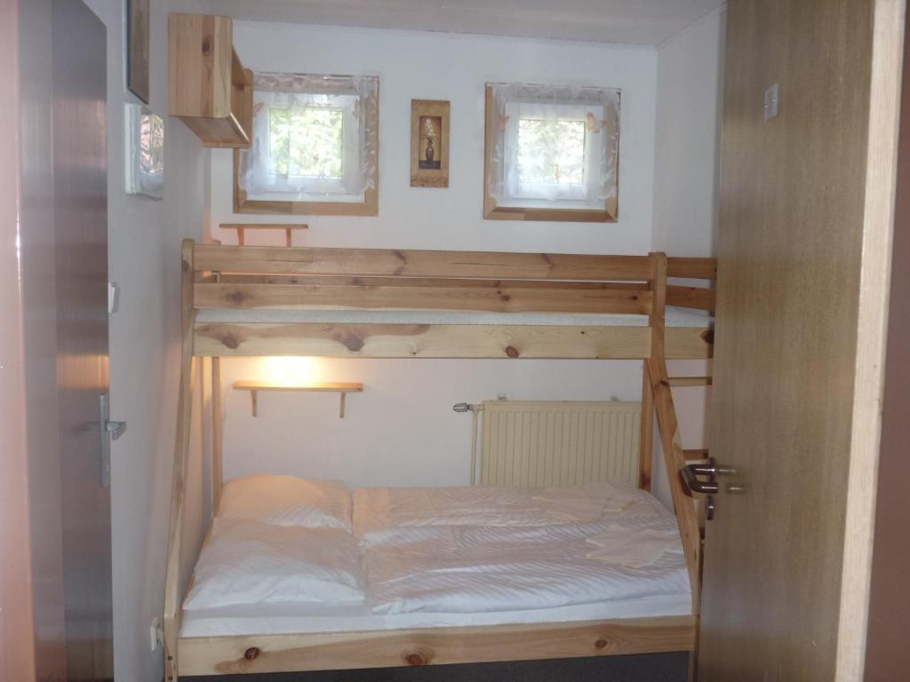 Двухместный (Небольшой двухместный номер с 1 кроватью) гостевого дома Penzion Alpský Dům, Железна-Руда
