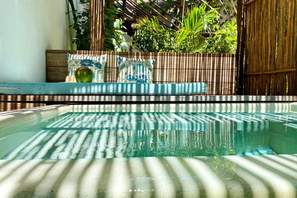 Двухместный (Двухместный номер у кромки бассейна с 1 кроватью) отеля Hotel Cabanas Tulum, Тулум