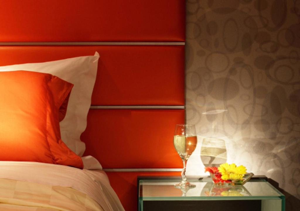 Двухместный (Стандартный номер с кроватью размера «queen-size» или 2 отдельными кроватями) отеля Cosmo Hotel Hong Kong, Гонконг (город)