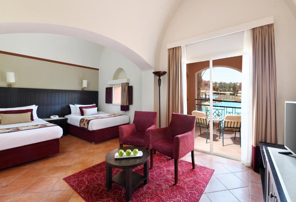 Двухместный (Улучшенный двухместный номер с 2 отдельными кроватями и видом на бассейн) курортного отеля TUI Magic Life Sharm El Sheikh, Шарм-эль-Шейх