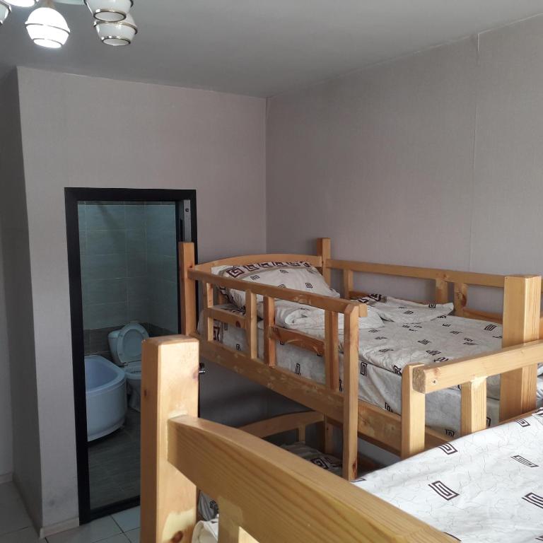 Номер (Кровать в общем 6-местном номере для мужчин и женщин) хостела Sakho, Душанбе