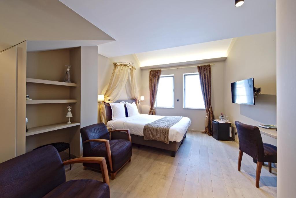 Двухместный (Улучшенный двухместный номер с 1 кроватью) отеля Hotel Saint-Amour, Дюрбюи
