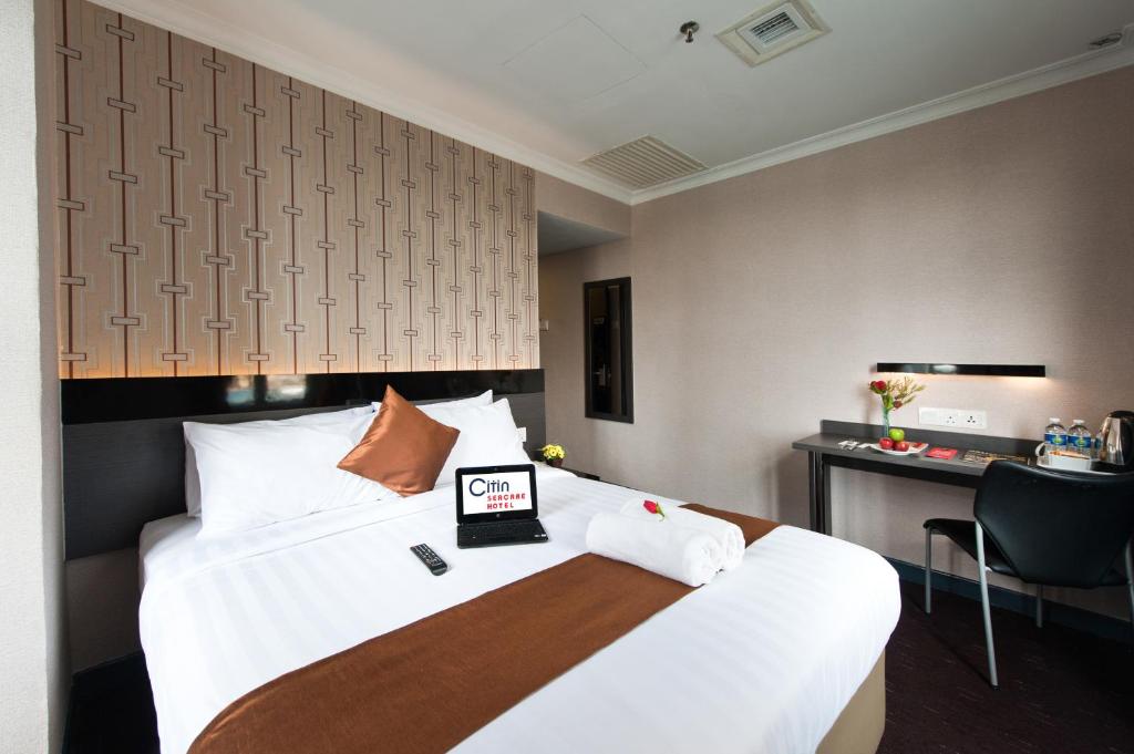 Двухместный (Двухместный номер Делюкс с 1 кроватью) отеля Citin Seacare Pudu by Compass Hospitality, Куала-Лумпур