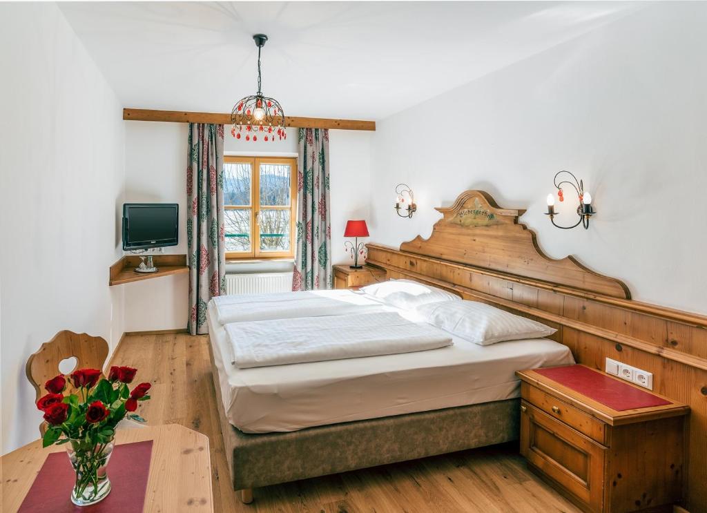 Двухместный (Стандартный двухместный номер с 1 кроватью или 2 отдельными кроватями) отеля Bloberger Hof, Зальцбург
