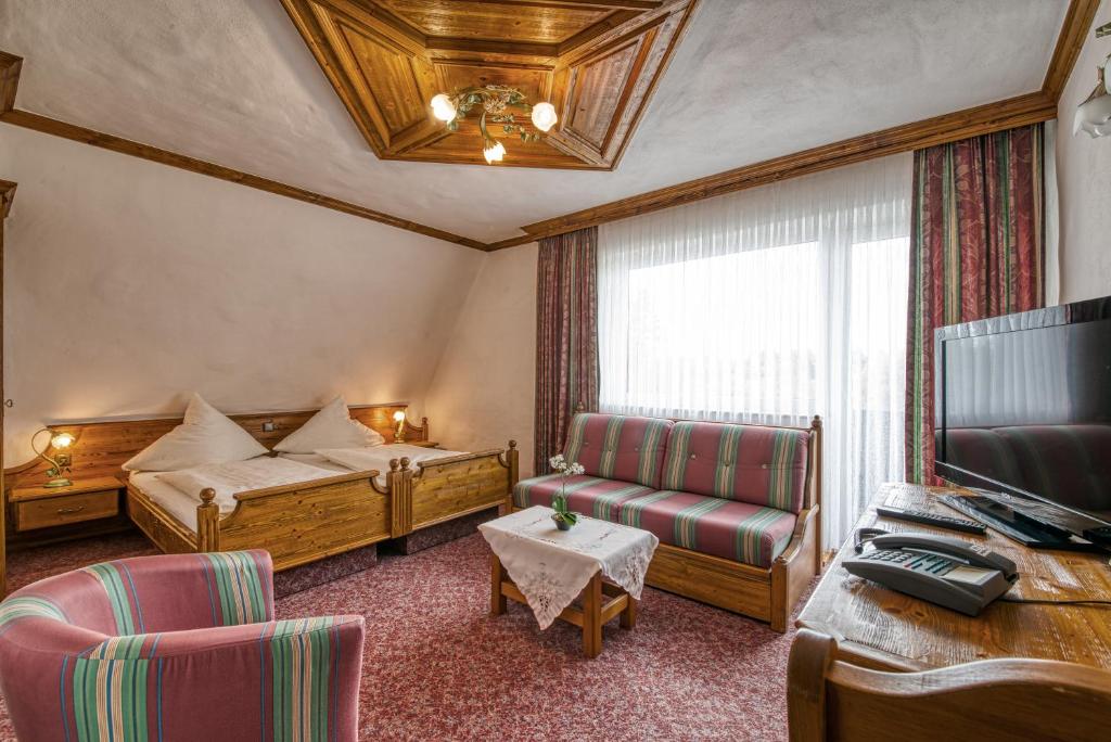 Двухместный (Небольшой двухместный номер с 1 кроватью) отеля Hotel Haus Tiefenbach, Вэм