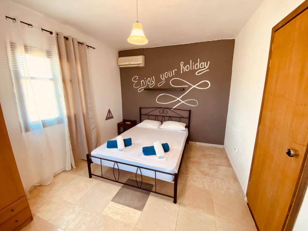 Двухместный (Бюджетный двухместный номер с 1 кроватью) апарт-отеля Gregory Village Sea View, Сталос