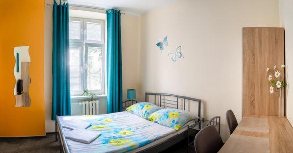 Двухместный (Двухместный номер с 1 кроватью и собственной ванной комнатой) хостела Relax - usługi noclegowe, Лодзь