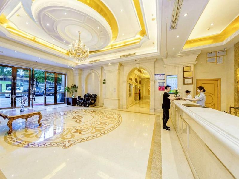 Отель Vienna International Hotel Zhuzhou Railway Station Central Plaza, Чжучжоу