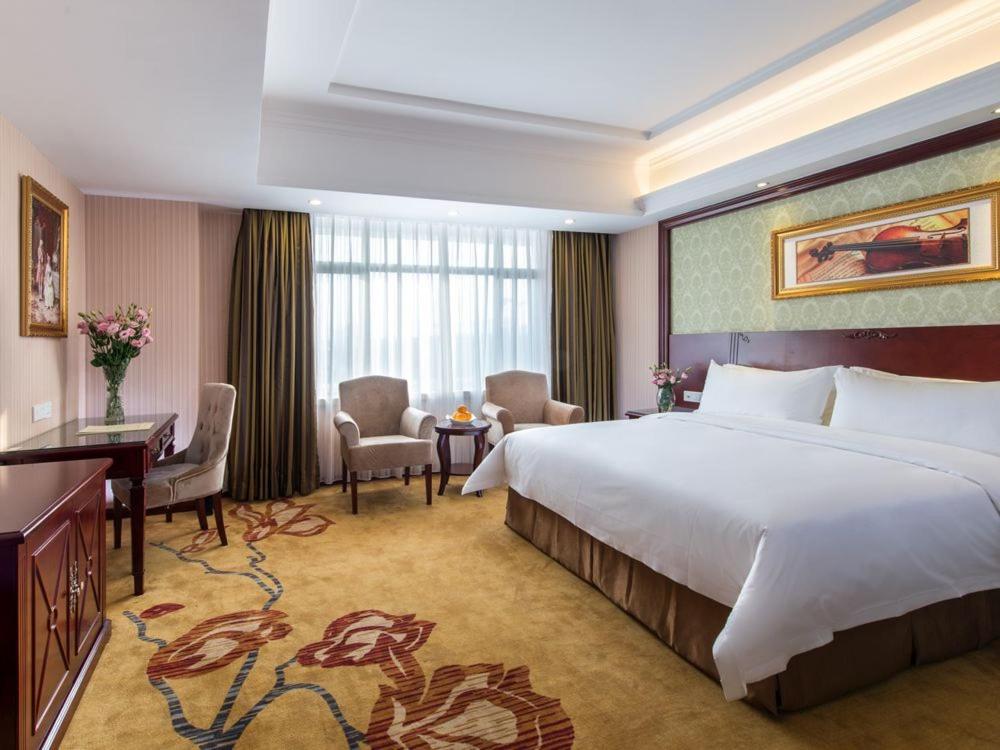 Отель Vienna Hotel Guangzhou Jinshazhou, Наньхай
