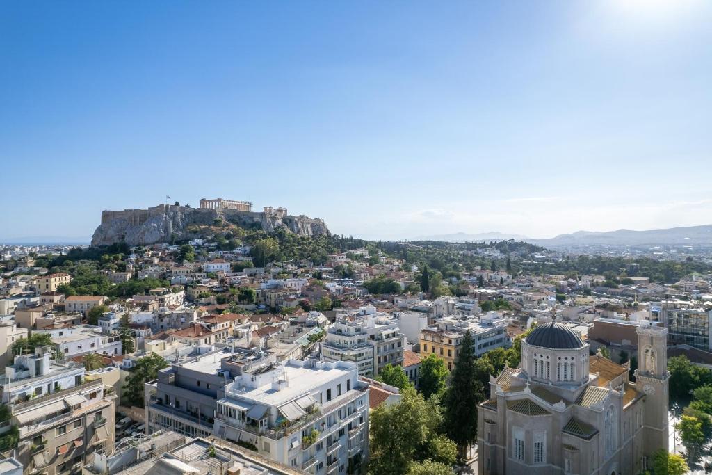 Сьюит (Люкс «Акрополь» с балконом) отеля Athens Ivy Suites, Афины