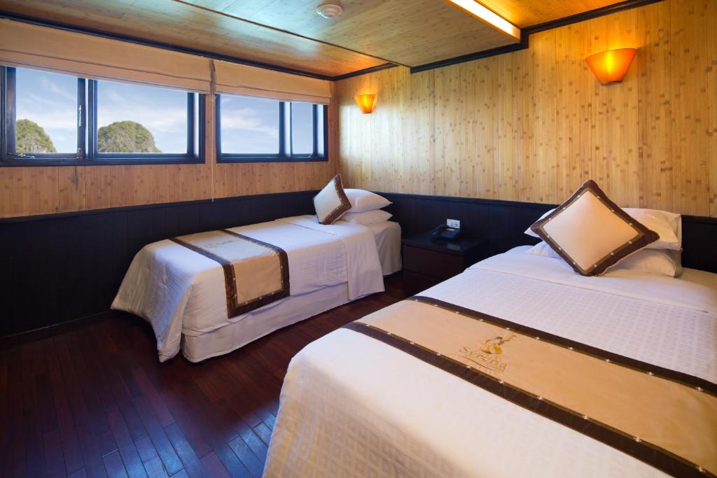 Двухместный (Двухместный номер Делюкс с 1 кроватью или 2 отдельными кроватями с видом на океан - 3 дня и 2 ночи) отеля Syrena Cruises, Халонг
