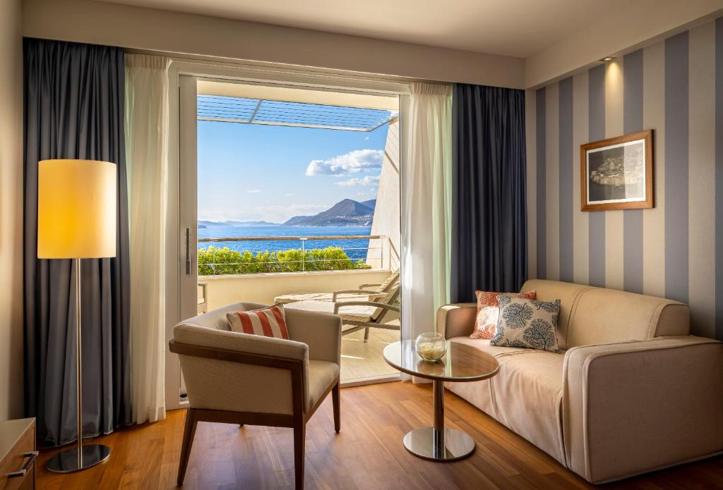 Двухместный (Улучшенный двухместный номер с 1 кроватью, балконом и видом на море - Услуги уровня V) отеля Valamar Dubrovnik President Hotel, Дубровник