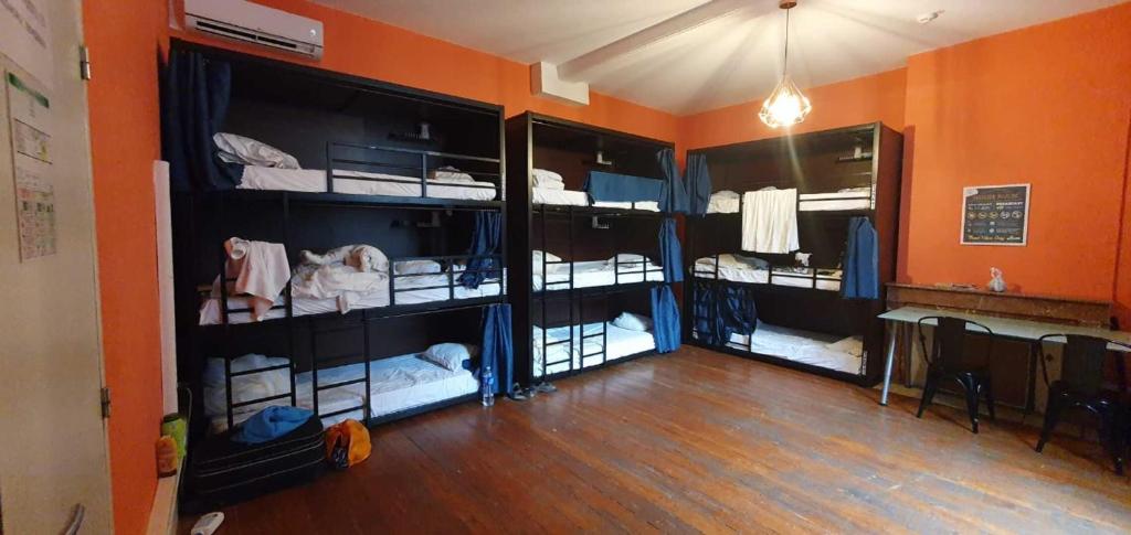 Номер (Кровать в общем номере для мужчин и женщин с 10 кроватями) хостела Hostel20, Бордо