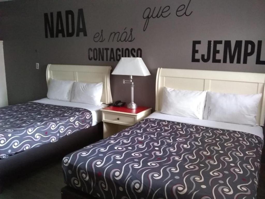 Двухместный (Стандартный двухместный номер с 2 отдельными кроватями) отеля Hotel Boulevard Mexicali, Мехикали