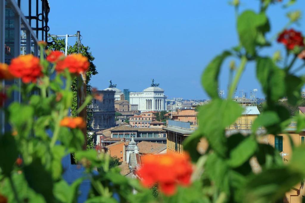 Апартаменты (Three-Bedroom Apartment - V. San Giovanni in Laterano 250), Bellezza Al Colosseo