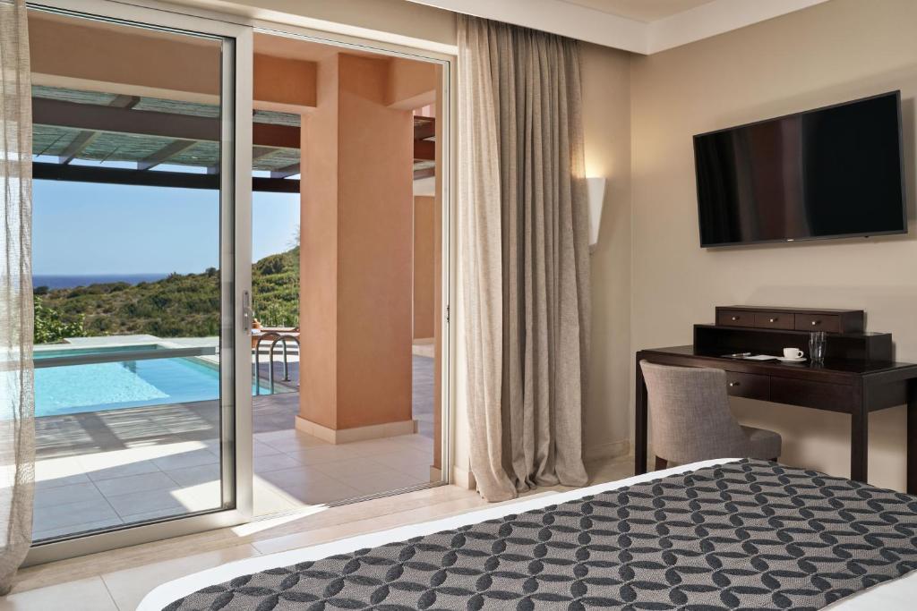 Сьюит (Suite with Private Pool Sea View) курортного отеля Atlantica Belvedere Resort - Adults Only, Кос